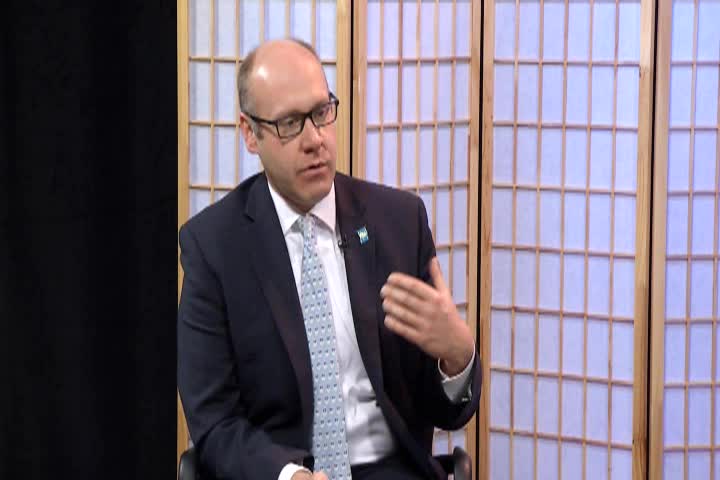 Thumbnail image for LOOKING_BACK_ART_CARNEY